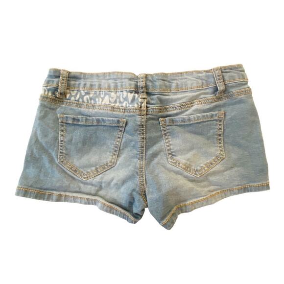 Revolution by Revolt Juniors Animal Blue Denim Raw Hem Cut Off Shorts Size 3 - Picture 2 of 9